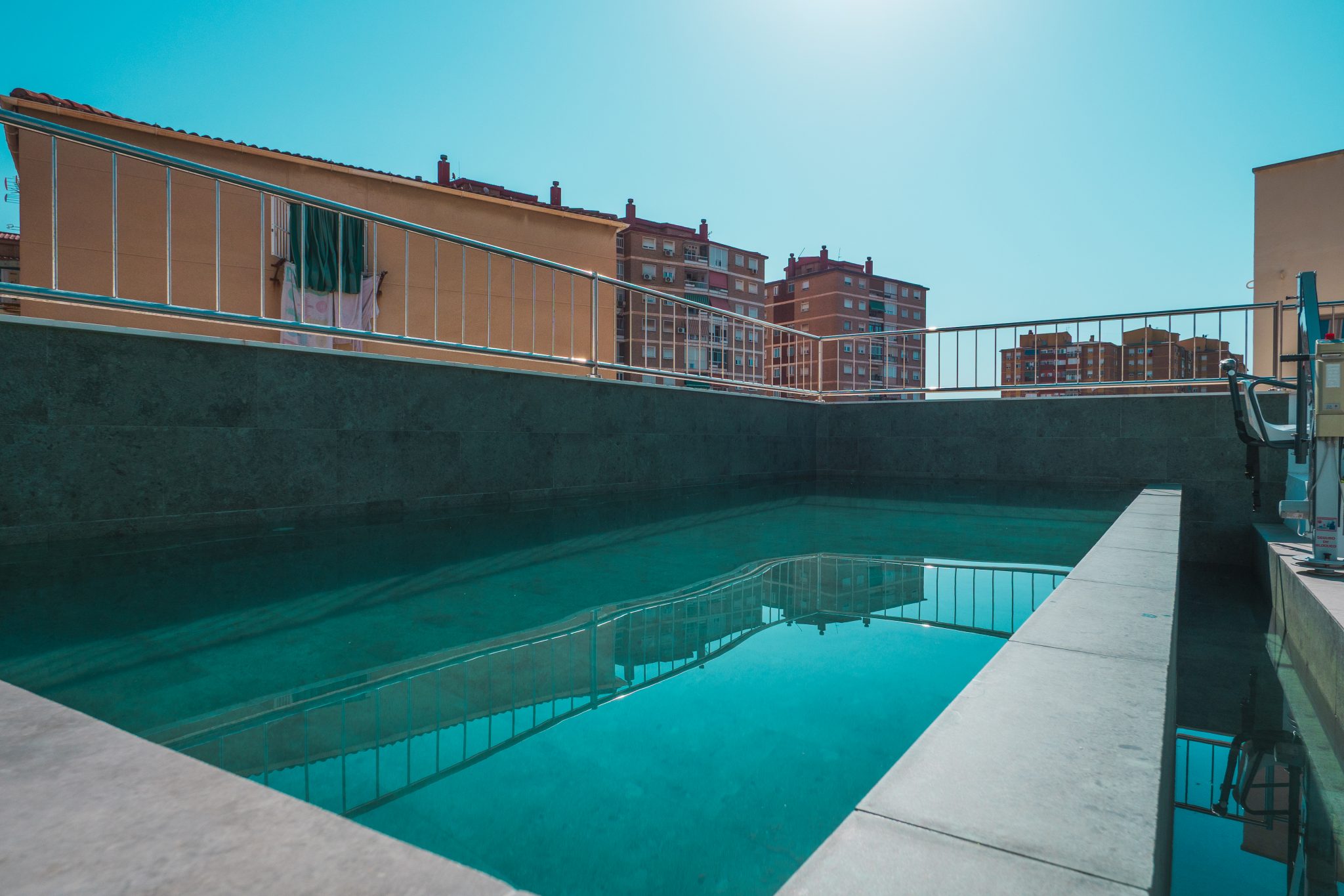 Piscina rooftop de Huelin Apartamentos Málaga